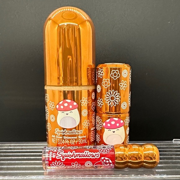 Squishmallows Shimmer Spray, Blush Stick and Lip Gloss. - Picture 1 of 8